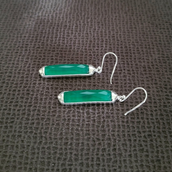 Shivam Green💚 Onyx Bar Drop Earrings - Picture 13 of 14